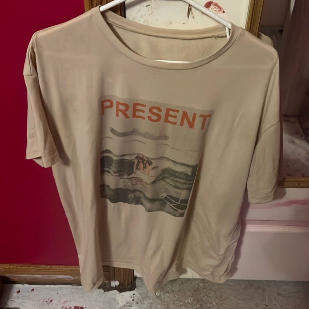 tan graphic tee